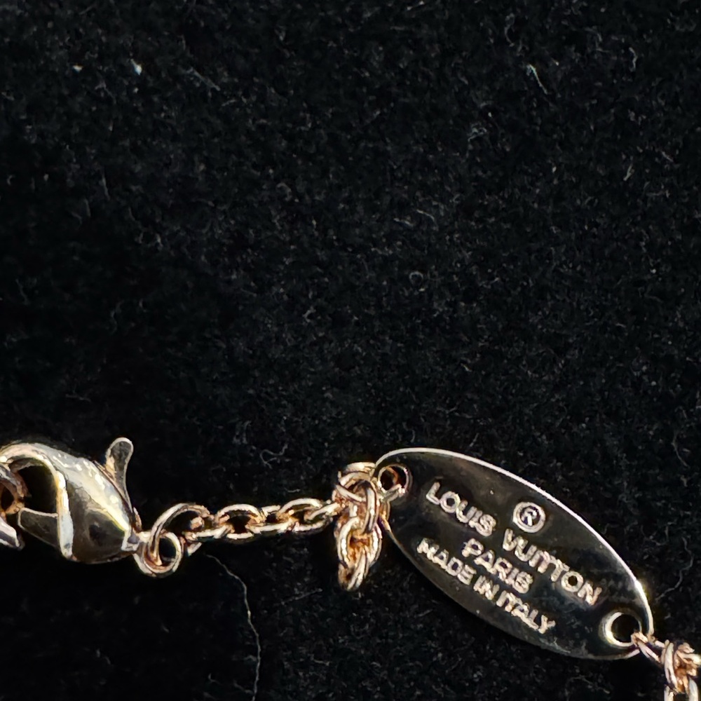 Louis Vuitton Gold Chain Bracelet with Logo Charm - Picture 4 of 5